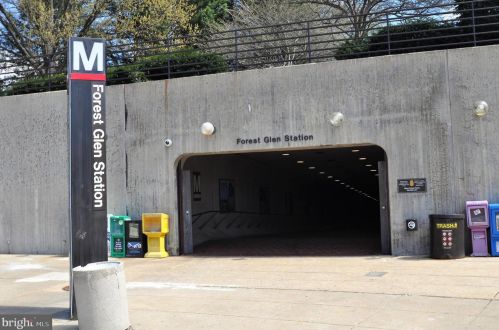 9900 Georgia Ave, Silver Spring MD  20902-5244 exterior