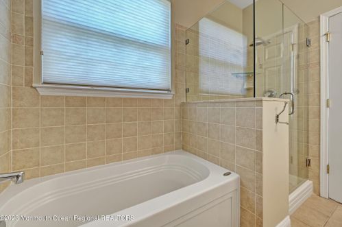 17 Spencer Dr, Jackson Twp NJ  08527-4389 exterior