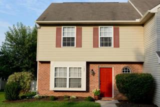 106 Kentshire Dr, Lancaster PA  17603-8851 exterior