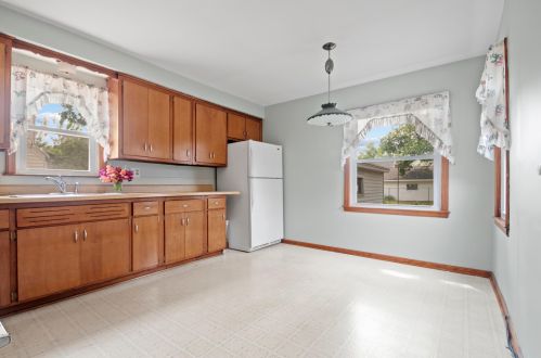 3417 97th St, Milwaukee, WI 53222-3449