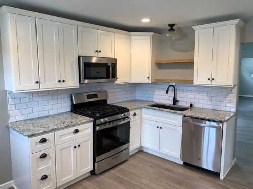 2816 Chase Ave, Milwaukee, WI 53207-6403