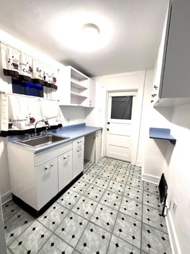 1643 Mt Joseph St, Pittsburgh PA 15210-4106 exterior