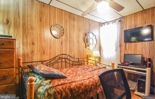 7132 Bryan St, Philadelphia PA 19119-1635 exterior