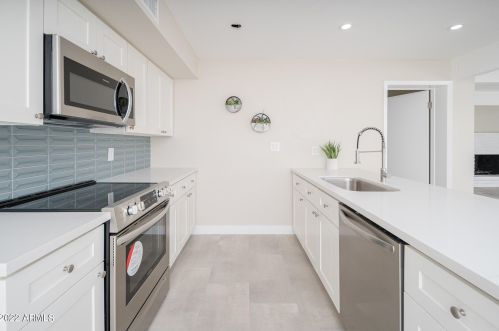 3824 Carol Ave, Phoenix AZ 85021-2091 exterior