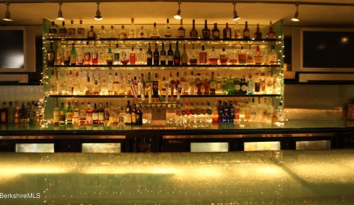 15 Franklin St, Lenox MA 01240-2304 exterior