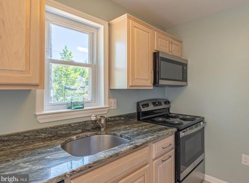 8 Chapman St, Alexandria VA 22301-2501 exterior