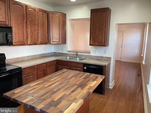 28 Ross St, Lancaster PA 17602-1941 exterior