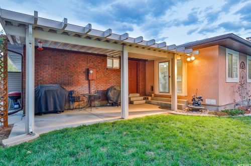 1768 Abbedale Ln, Sandy UT 84092-3723 exterior