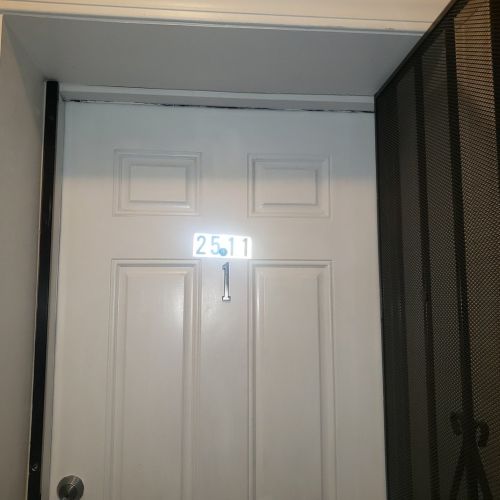 2511 76th St, Chicago, IL 60649-4201