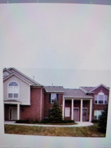 2203 Saratoga Blvd, Walled Lake, MI 48390-5917