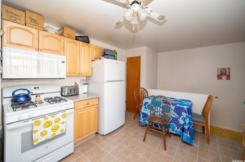 9425 170, Sandy UT 84070-3317 exterior