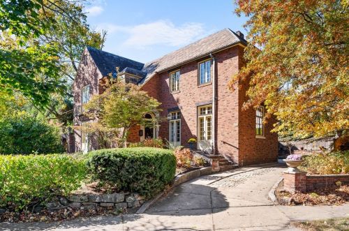 704 Devonshire St, Pittsburgh PA  15213-2906 exterior