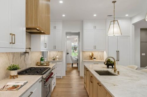 3918 Flowerland Dr, Atlanta GA  30319-1806 exterior