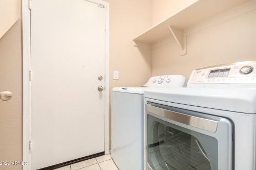 2032 77th Ln, Phoenix AZ 85033-4925 exterior