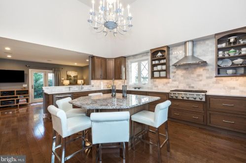 398 Lakeside Rd, Ardmore PA exterior