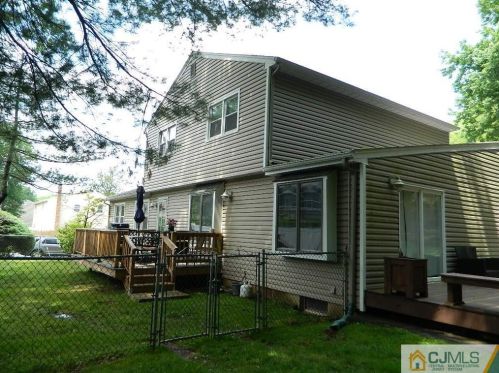 20 Janina Ave, Edison, NJ 08820-2029