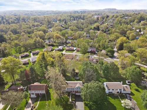 2351 Berkshire Dr, Pittsburgh PA  15241-2445 exterior