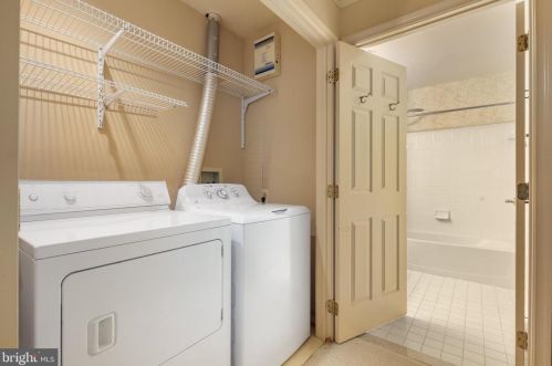 8402 Bells Ridge Ter, Rockville MD 20854-2799 exterior