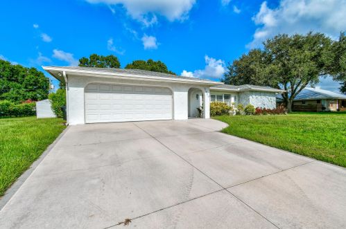 2966 Cates Cir, Fort Pierce FL  34952-5812 exterior