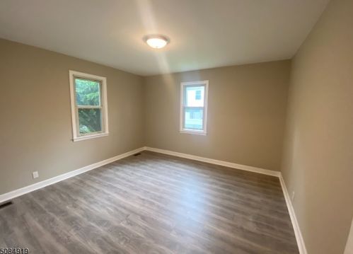 451 River Rd, Rahway NJ  07065-4203 exterior