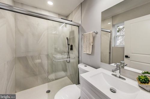 5506 C St, Washington DC  20019-6337 exterior