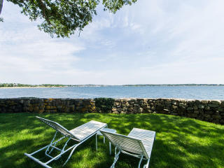 65 Dolliver Neck Rd, Gloucester MA  01930-4019 exterior