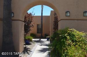 745 Sunlight Ln, Tucson, AZ 85704-5464