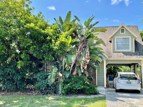 774 109th Ave, Naples, FL 34108-1882