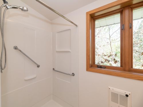 6450 2 St, Kalamazoo MI 49007-4909 exterior