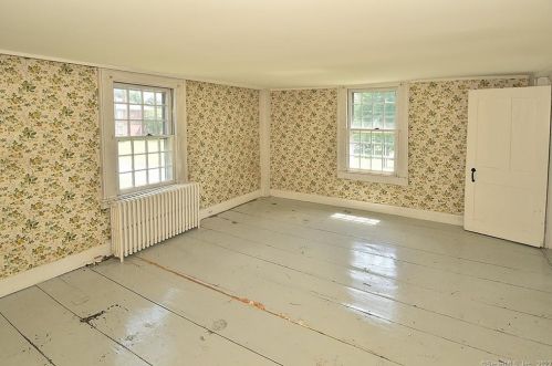 14 Meadow Rd, Windsor CT  06095-4617 exterior