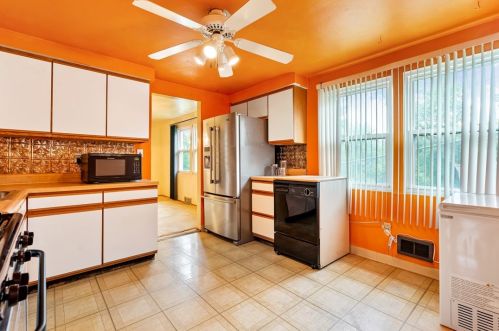 104 Mcalister Dr, Pittsburgh PA 15235-4055 exterior