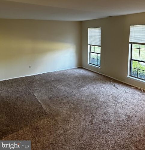 9 Wyndham Pl, Trenton NJ 08691-3127 exterior