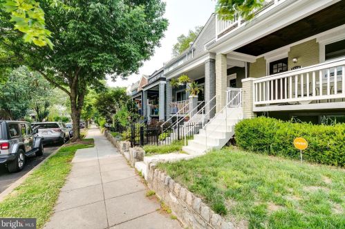 1324 Staples St, Washington, DC 20002-3926