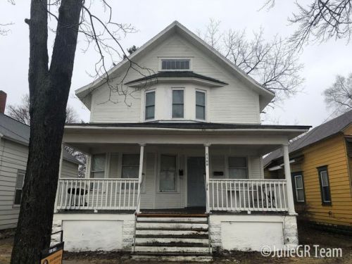 1160 Sanford St, Meskegon, MI 49441-2153