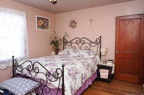 61 Spg St, Torrington CT 06790-4712 exterior