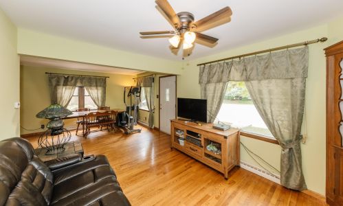 8930 Lincoln Ave, Milwaukee WI 53207-1711 exterior