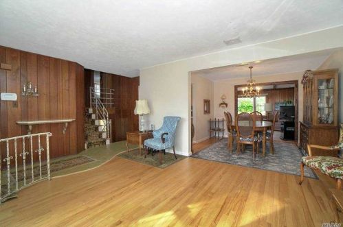 11 Elder Dr, Commack NY 11725-2331 exterior