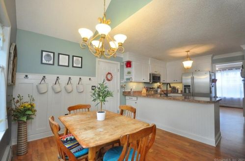 18 Arbor Rdg Rd, Torrington CT 06790-2576 exterior