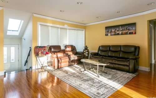 34 Heatherfield Rd, Valley Stream NY  11581-2314 exterior