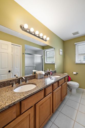 21192 Strawberry Hills Dr, Macomb Township MI 48044-2277 exterior