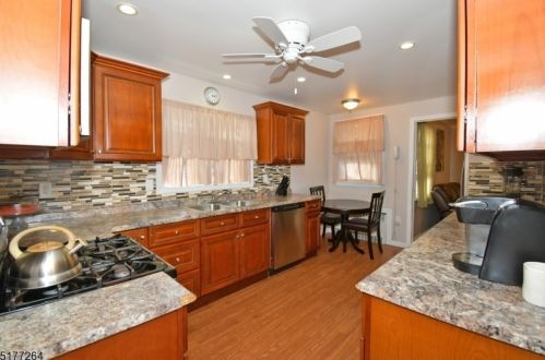 30 Essex St, Irvington, NJ 07111-2221