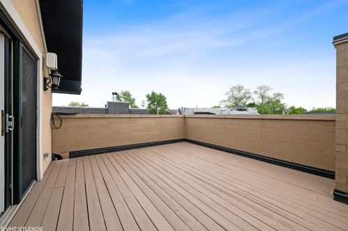 2514 Marshfield Ave, Chicago IL 60614-1907 exterior