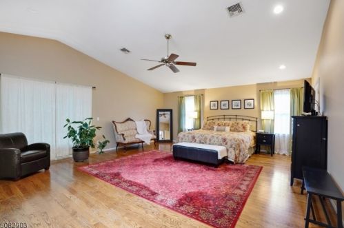 1 Tall Timber Dr, Morristown NJ 07960-2614 exterior