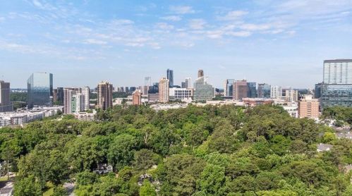 3631 Kingsboro Rd, Atlanta GA  30319-1312 exterior