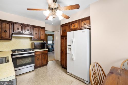 673 Independence Ave, Trenton NJ 08610-4201 exterior