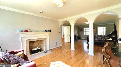 17815 Fraley Farm Rd, Rockville MD 20855-1664 exterior