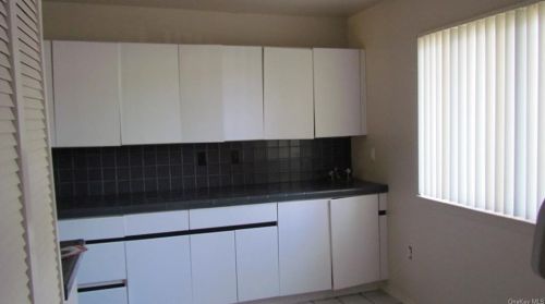 2610 Mulberry Ct, Poughkeepsie, NY 12603-6966