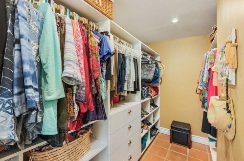 2633 Longboat Dr, Naples FL 34104-3382 exterior