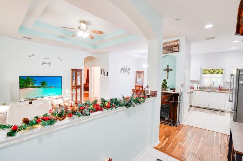 5802 Myrtle Dr, Fort Pierce FL 34982-7535 exterior