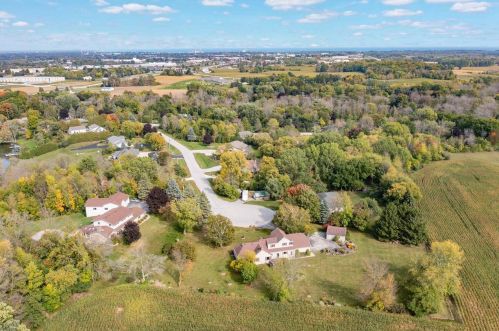 6258 Silver Hl Dr, Manitowoc WI 54220-9328 exterior